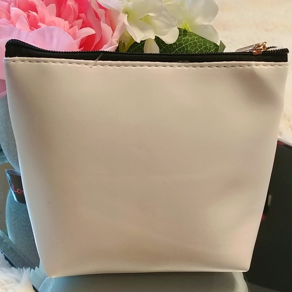 🎉2/$16 NWT Lori Mini Selfie Prep Kit Makeup Bag - Picture 3 of 4
